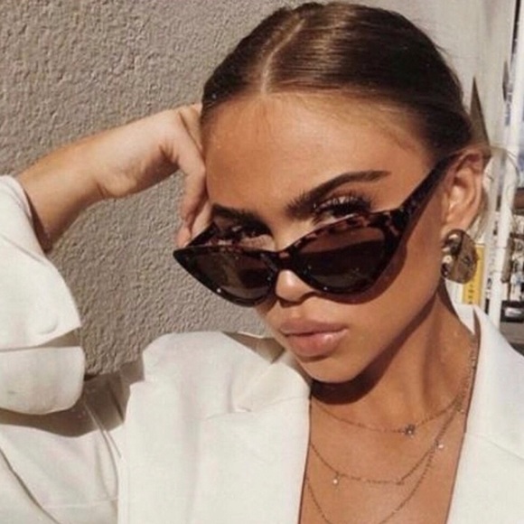 Chic Tortoise Shell Style Cat Eye Sunnies - Picture 14 of 15